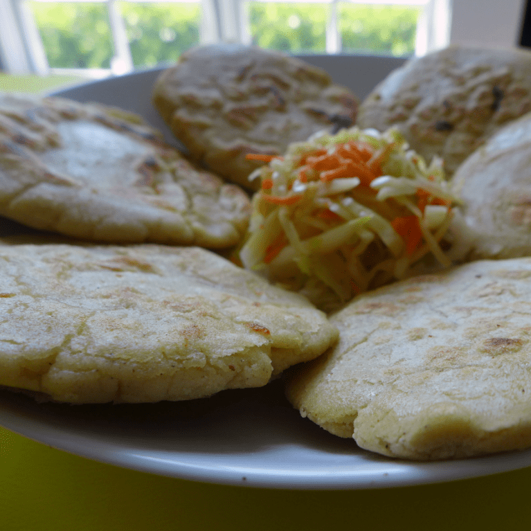 60. El Salvador:&nbsp;Pupusas